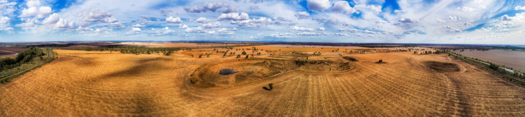 Obraz premium D Moree Cropped farmland wide pan