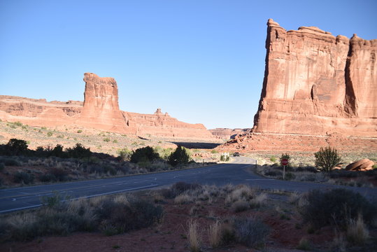 Arches National Park: Courthouse Towers © paul