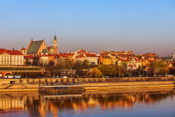 Fototapeta premium Stare Miasto w Warszawie w Sunrise