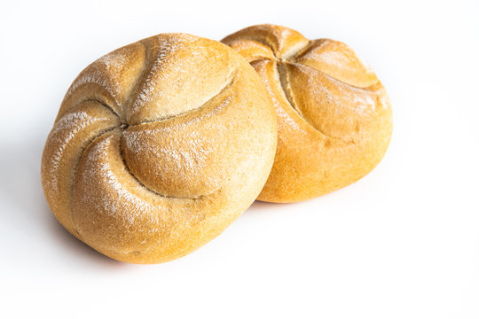 Dwie kajzerki na białym tle