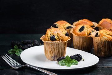 Mulberry muffin cake