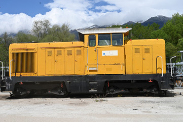 side view of a maneuver locomotive 