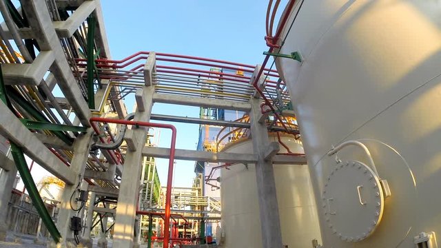 Verticle tank for chemical liquid storage 