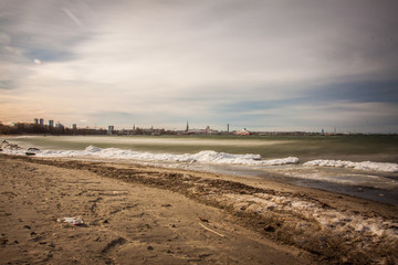 Langzeitbelichtung Meer mit Blick auf Tallinn, Estland