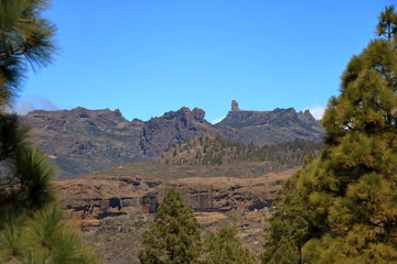 Fototapeta na wymiar Emblematic Roque Nublo, symbolic natural monument of Gran canaria, Canary islands