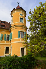 Fototapeta na wymiar Schloss Wiesent / Wiesent im Oberpfälzer Landkreis Regensburg (Bayern)