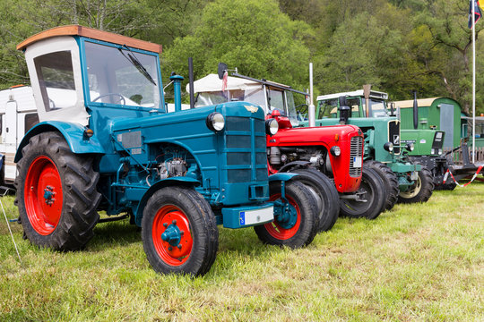 historische Traktoren