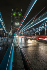 Fototapeta na wymiar Traffic on Tower Bridge in London.
