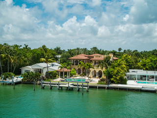 Fototapeta na wymiar Aerial photo of mansions in Miami Beach
