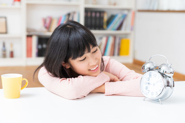 女の子　時計