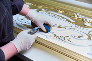 painting the door, the production of metal doors