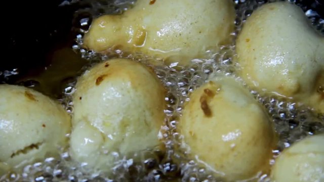 Bolinho de chuva na fritura