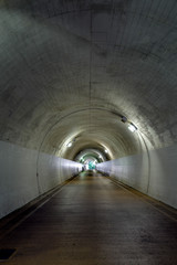 トンネル
