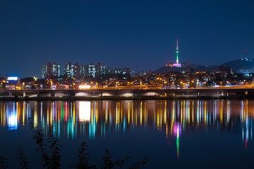 Fototapeta premium 韓国 ソウル 盤浦漢江公園からの夜景