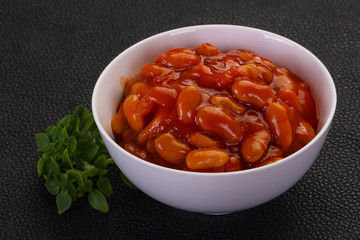 Baked kidney with tomato sauce