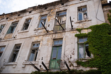 old abandoned house that is falling ruins