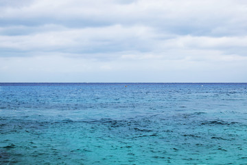 Fototapeta na wymiar sea and blue sky, seascape background