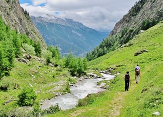 Fototapeta na wymiar Bergwandern in den Schweizer Alpen