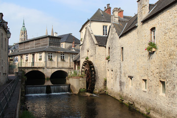Fototapeta premium water mill and the river aure in bayeux (france)