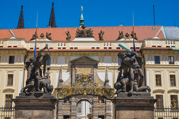Eingangstor zum Schloss in Prag