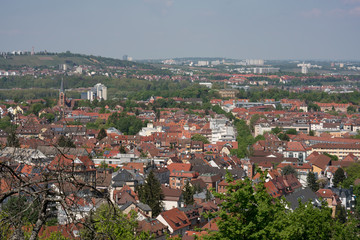 Blick über Stuttgarter Halbhöhenlage im Frühling