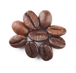 Obraz premium Coffee beans isolated on white background. Close up.