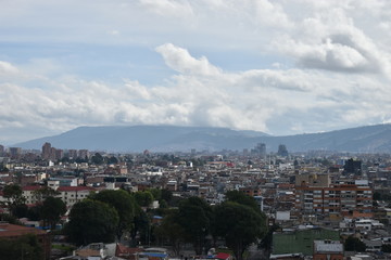 ciudad bogota norte panorama panoramica calles casas paque edificios paisajes nubes cielo montañas arquitectura 