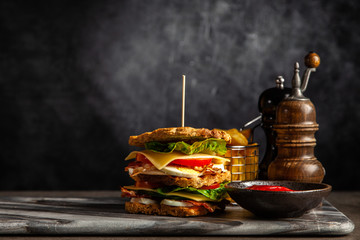 Tall club sandwich