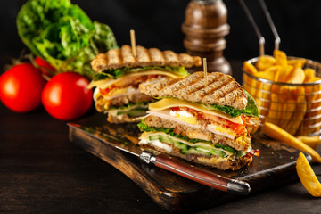 Tall club sandwich