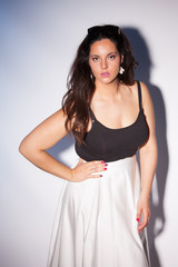 Modelo joven de tallas grandes