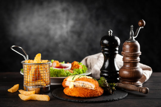Cordon bleu and chicken nuggets
