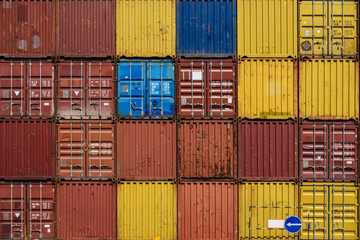 Fototapeta premium sea containers, on the site in the seaport