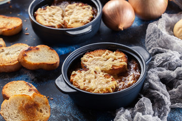 Delicious onion soup with croutons and cheese