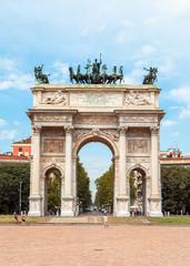 Fototapeta premium Arch of Peace, or Arco della Pace, city gate in the centre of the Old Town of Milan