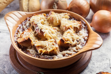 Delicious onion soup with croutons and cheese
