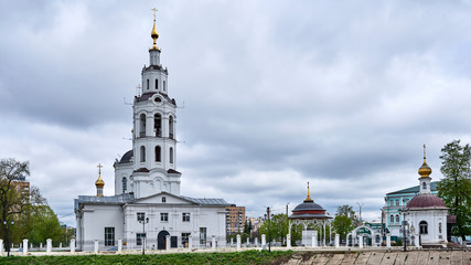 Fototapeta na wymiar Russia. Orel city. Epiphany Cathedral from the Orlik River