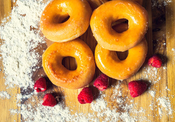 donuts with icing sugar