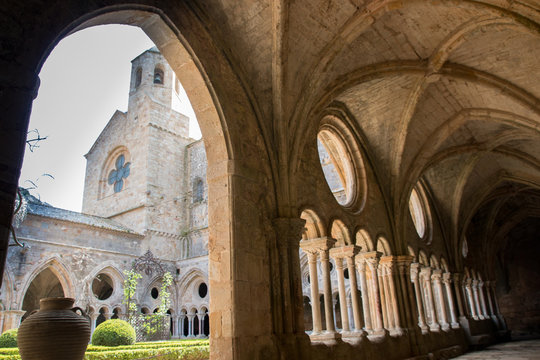 Abbaye de Lagrasse, Aude (Corbi&egrave;res)