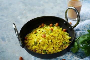 Tamarind Poha / Puli Aval- South Indian breakfast with flattened rice flakes