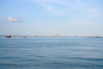 タイ・海・島・漁船・シーチャン島