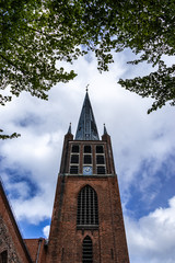 Obraz premium Kirchturm Emden Schweizer Kirche