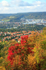 Blick auf die Stadt Jena im Herbst