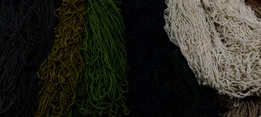 Colors and details of wool strings