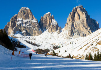 In der Sella Ronda, Skigebiet am Langkofel, Dolomiten - die Umrundung der Sella mit ihren 12...