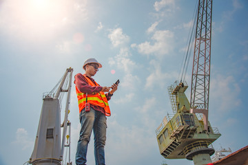 worker, loading master, loading controller or engineering connecting device online to report the...