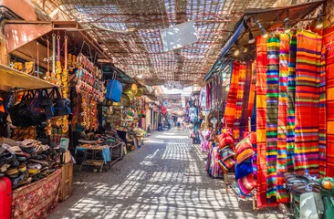 Zelfklevend Fotobehang Souvenirs op de Jamaa el Fna-markt in de oude Medina, Marrakech, Marokko © Serenity-H