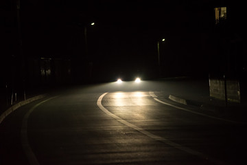 夜の対向車
