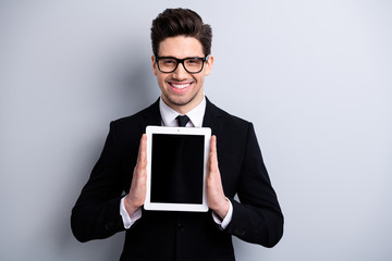 Portrait of his he nice imposing elegant classy attractive cheerful cheery guy demonstrating...
