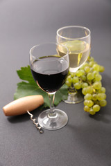 glasses of wine and grapes