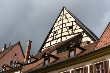 Fototapeta na wymiar Mittelalterlicher Fachwerkgiebel in Bamberg, Stadt des Weltkulturerbes